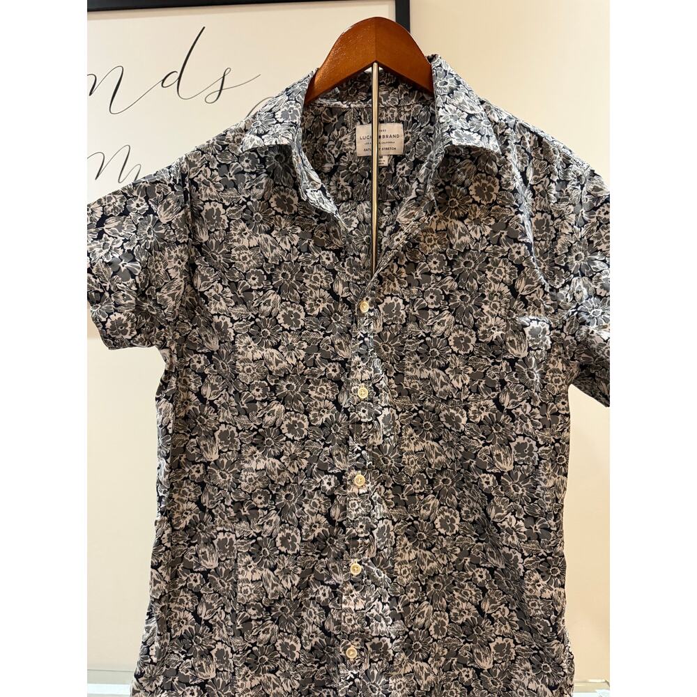 Lucky Brand Saturday Stretch Short Sleeve Button Down – Size Medium